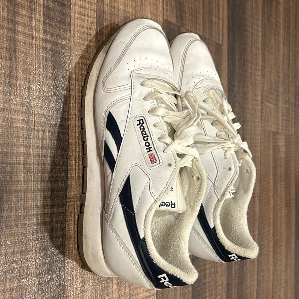Reebok size 10 Classic Leather white with blue strip colorway